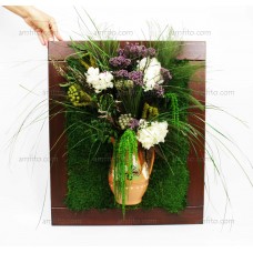 Фитокартина со стабилизированными растениями и стабилизированным мхом.