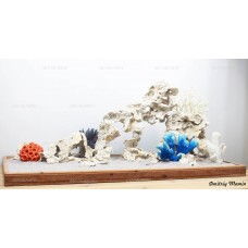 Композиция из камня ручной работы и кораллов