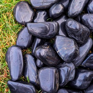 Галька декоративная полированная черная 40-60мм 1 кг